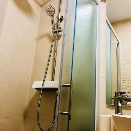 The L Place By Right Place * Σπλιτ